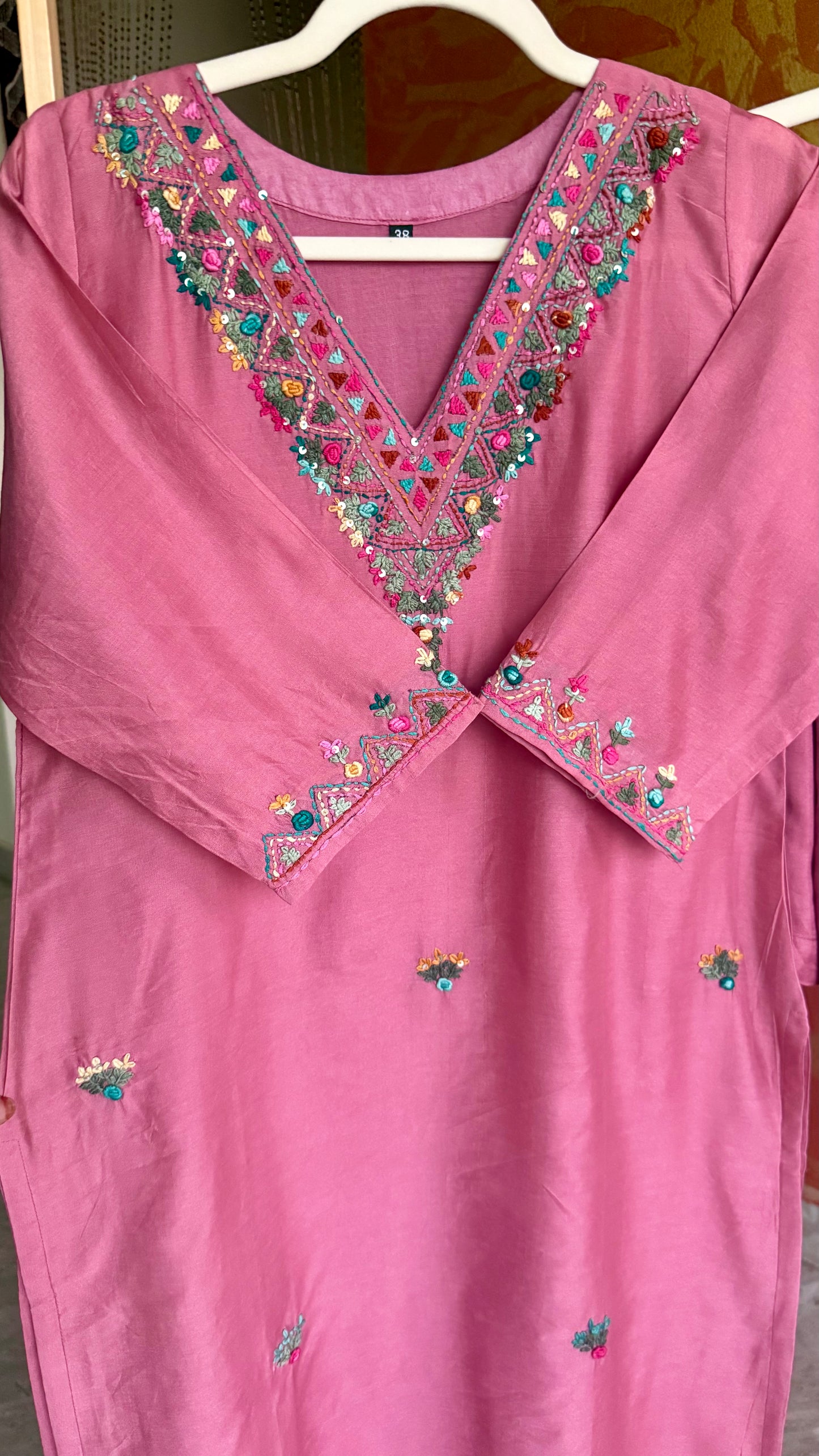 Pink Mul Chanderi V Neck Suit with Kantha Work